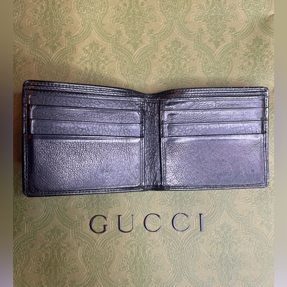 Authentic Gucci Wallet - Picture 3 of 10